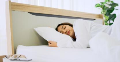 can-i-sleep-in-contact-lenses